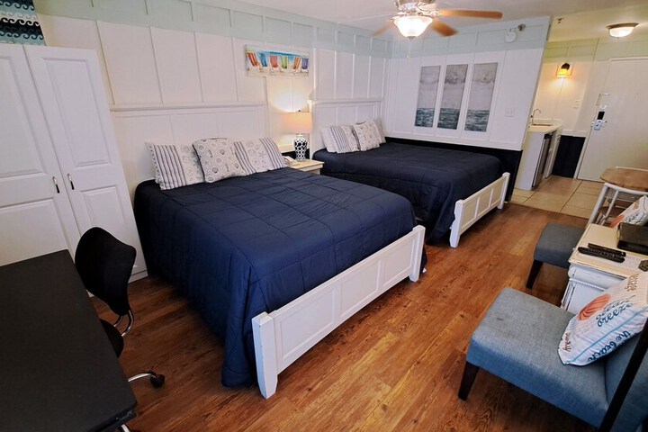 Room 103 of 159