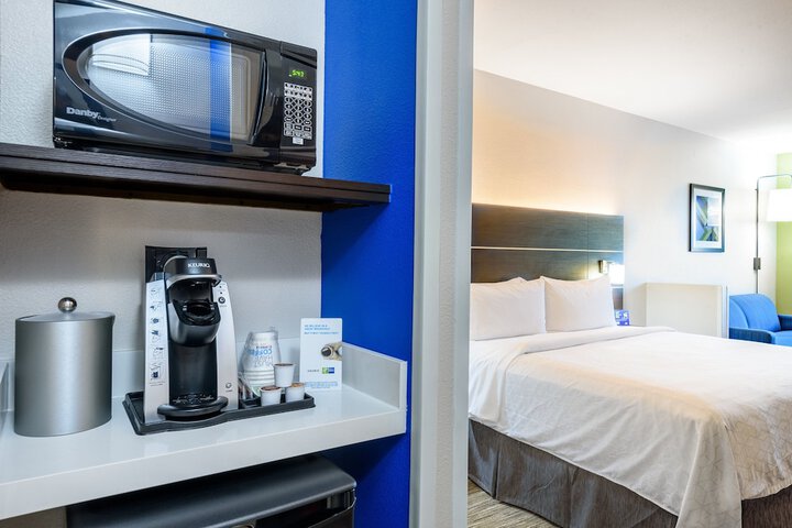 Holiday Inn Express Hotel & Suites Bastrop by IHG