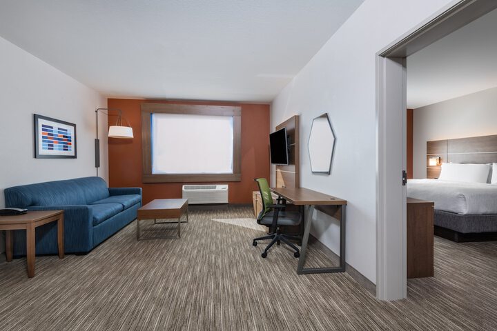 Room 25 of 43