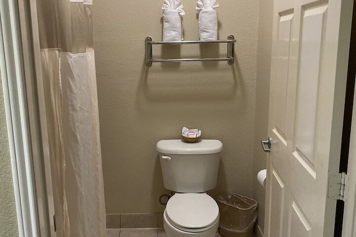 Room 15 of 17