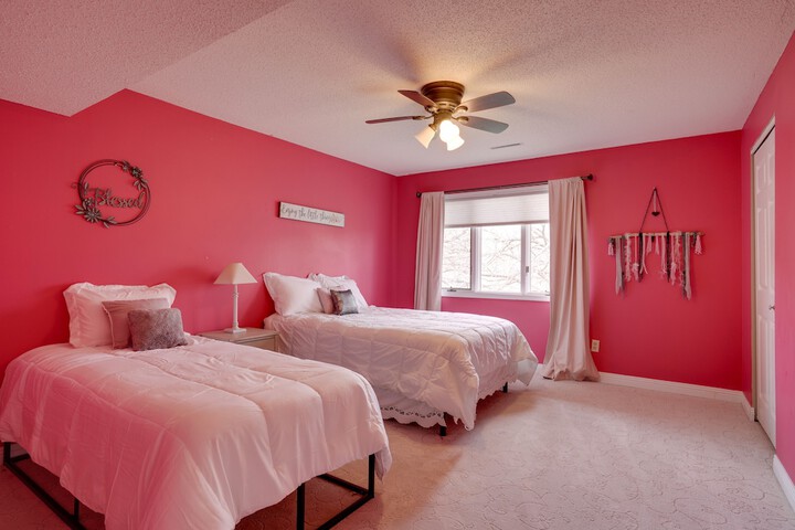 Family Minnesota Vacation Rental w / Balcony