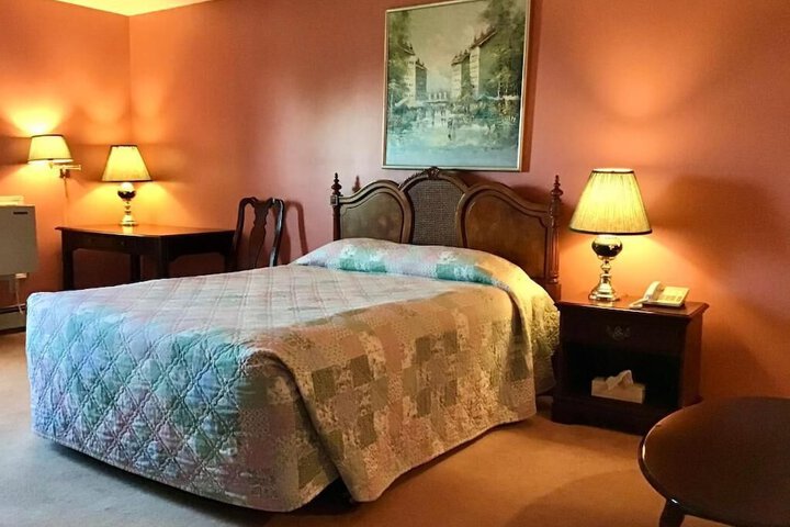 Room 2 of 18