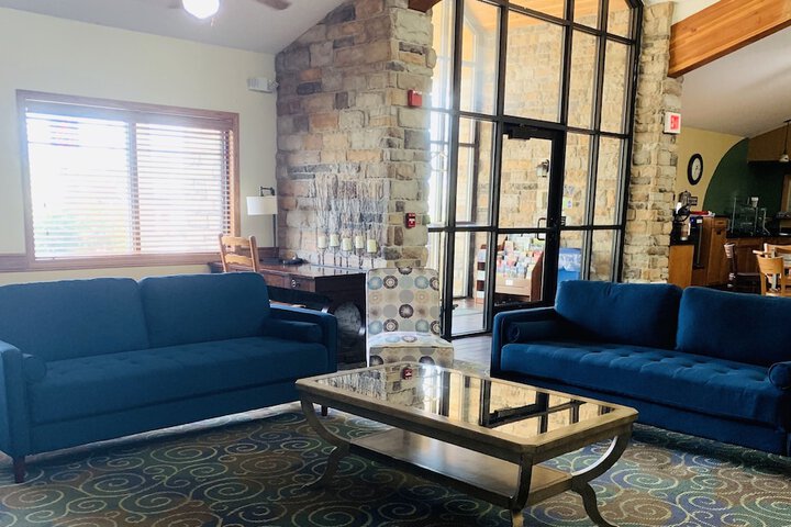 AmericInn by Wyndham Kewanee