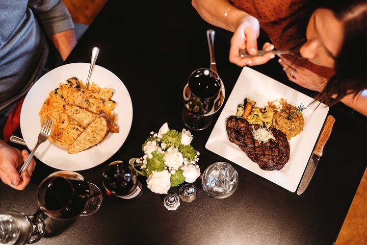 Dining 20 of 32