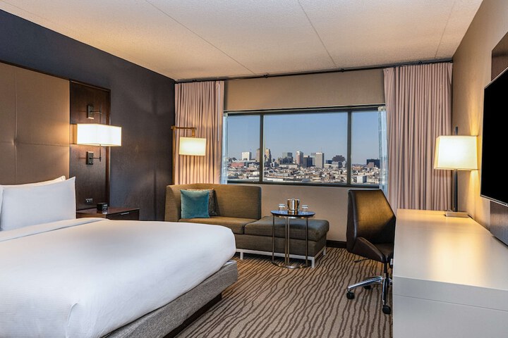 DoubleTree by Hilton Hotel Newark Airport