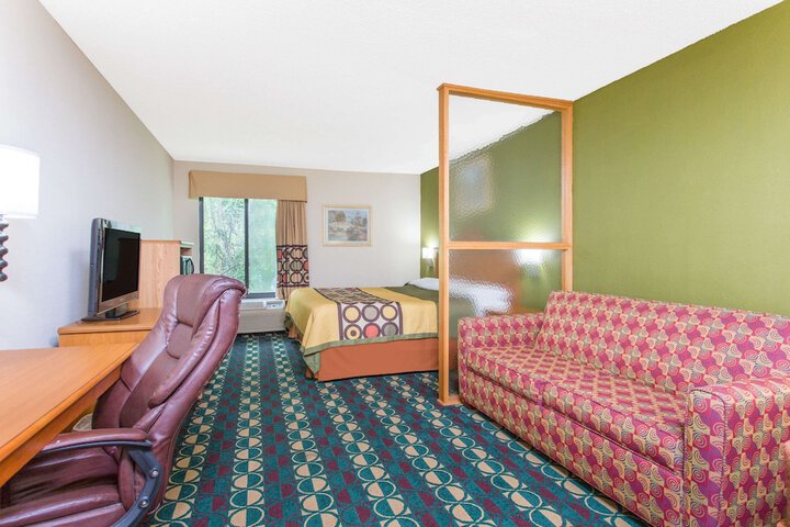 Room 14 of 15