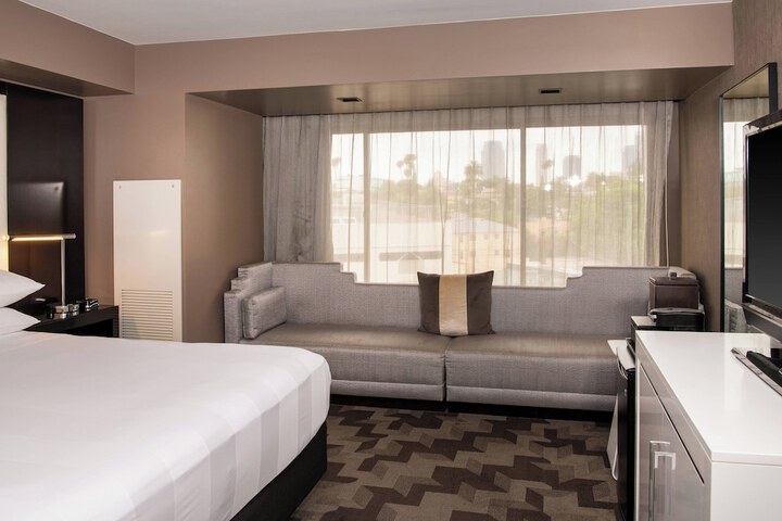 Room 51 of 108