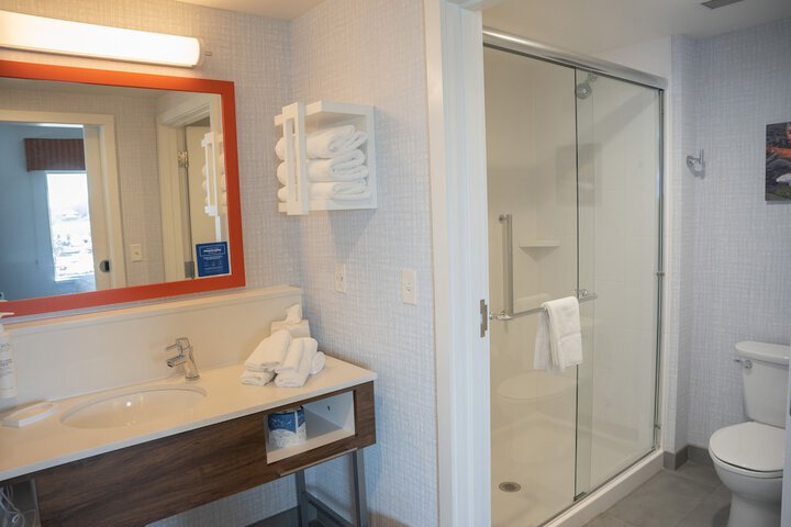 Hampton Inn & Suites Erie Bayfront