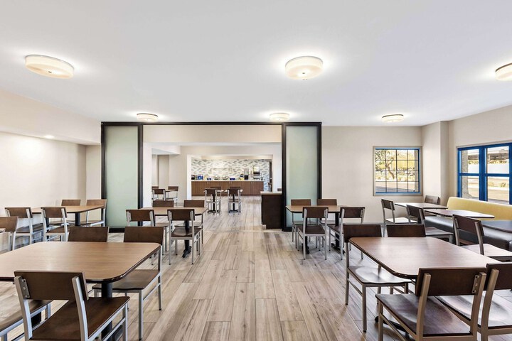 Breakfast/Coffee Service 58 of 65