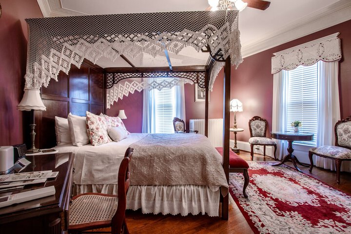 Room 35 of 111