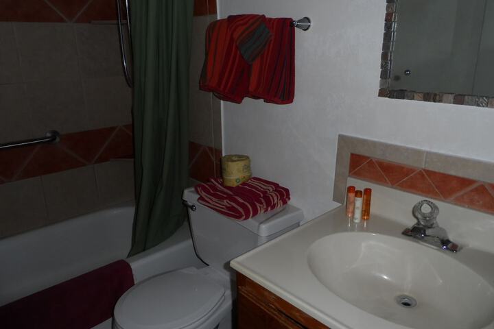 Room 6 of 14