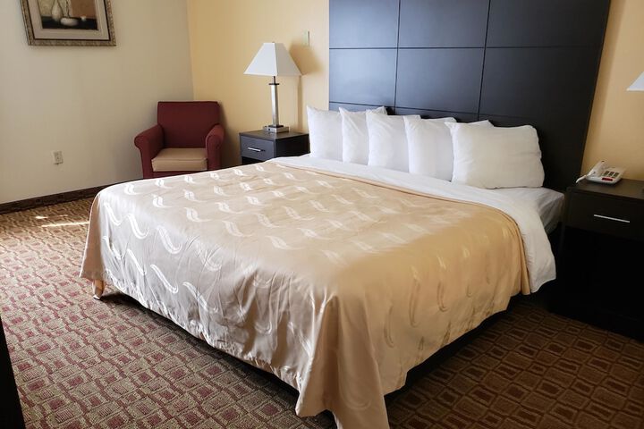Room 11 of 40