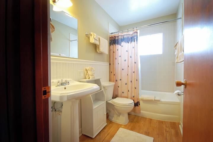 El Western Cabins & Lodges