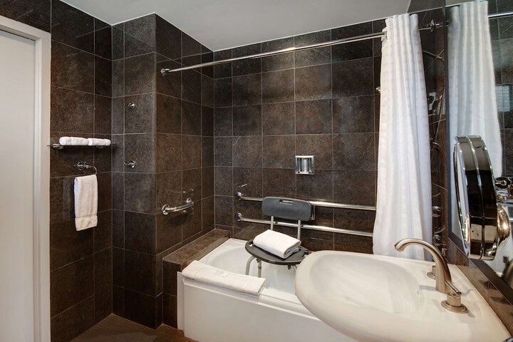 Room 44 of 62