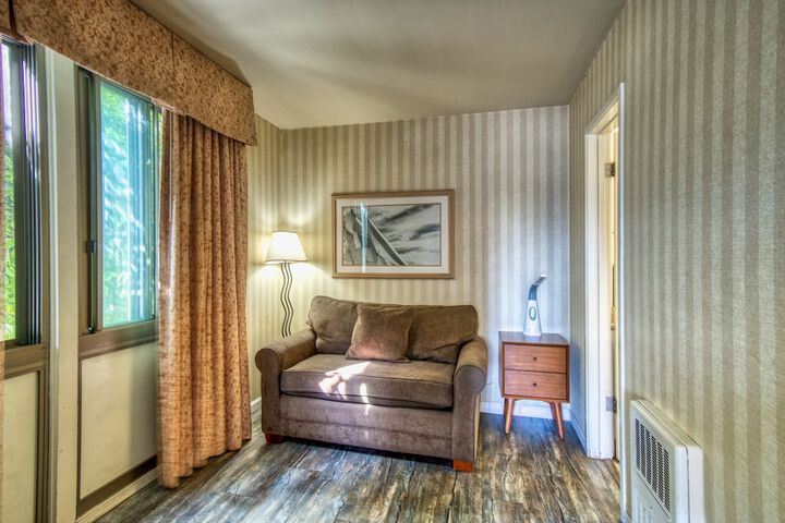 Room 115 of 143