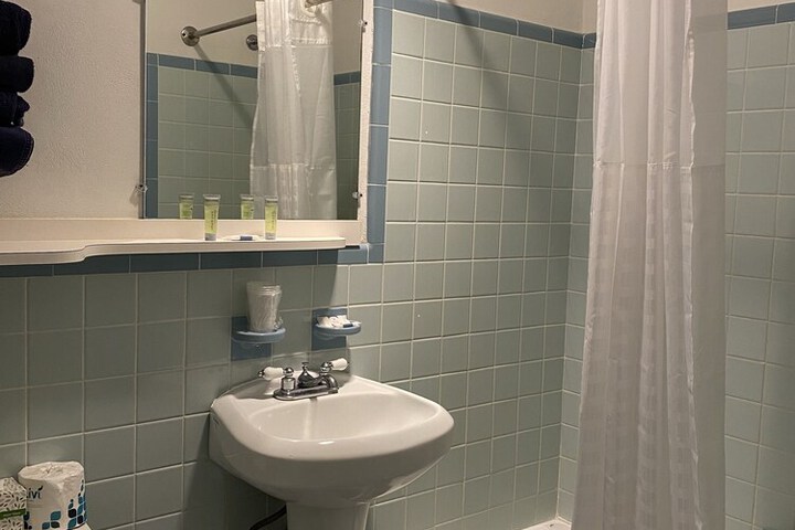 Room 11 of 36