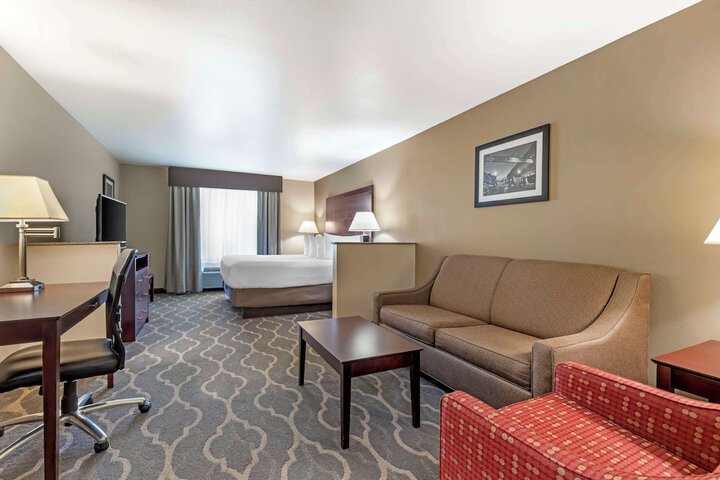 Room 16 of 40