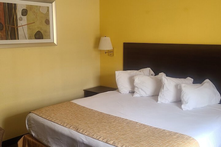 Travelodge by Wyndham Airport Platte City
