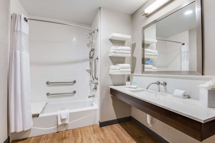 Hampton Inn & Suites Dallas / Ft. Worth Airport South