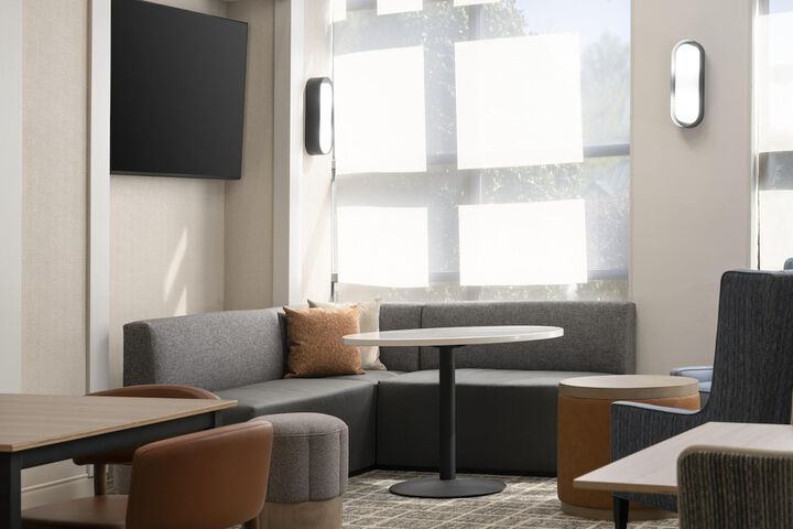 Hyatt Select Richmond / Chester