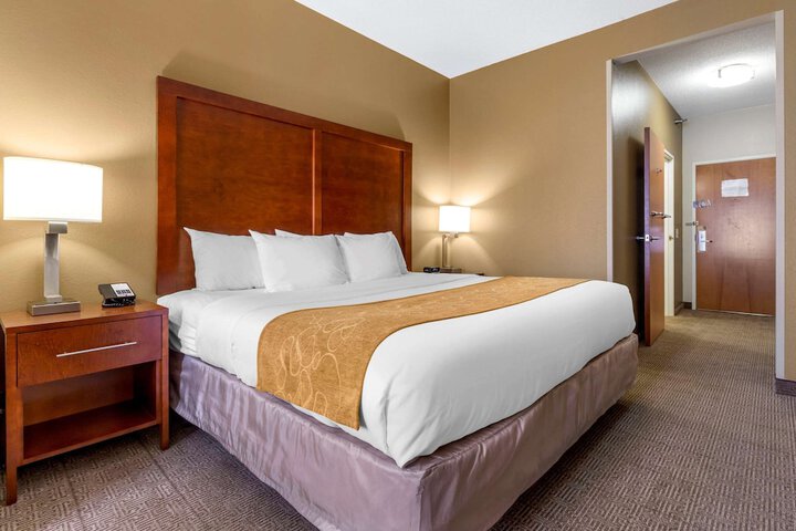 Room 28 of 39