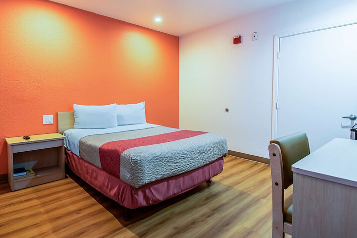 Room 27 of 30