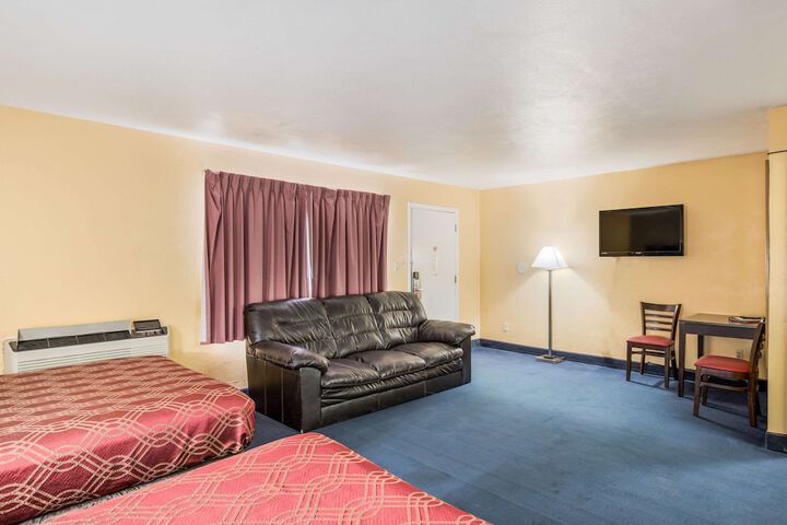 Room 13 of 34