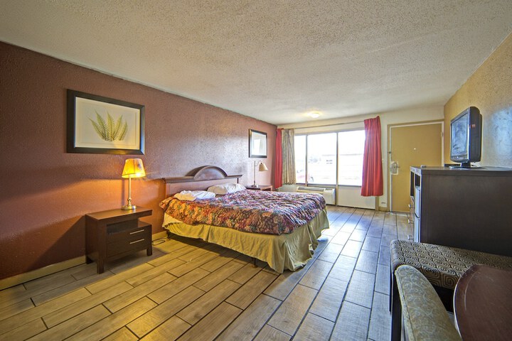 Sunset Inn Flatonia I 10 by Hotel O