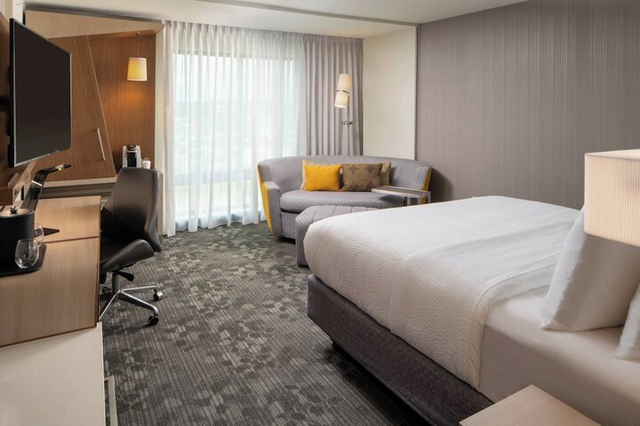Courtyard by Marriott Lafayette South