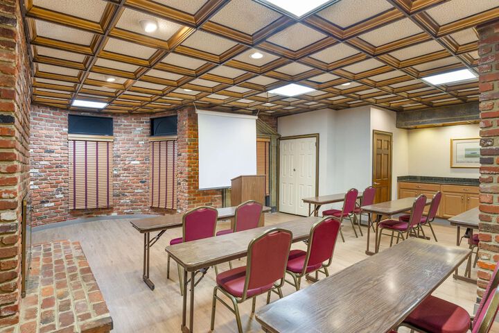 Best Western Plus Governors Inn