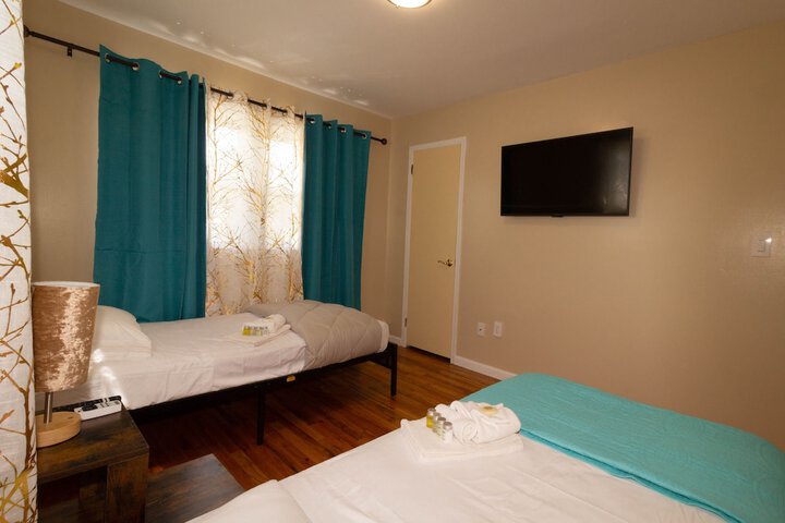 Room 20 of 76