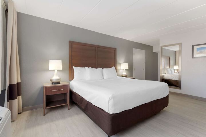 Room 9 of 44