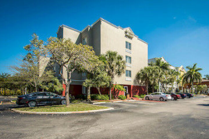 MainStay Suites