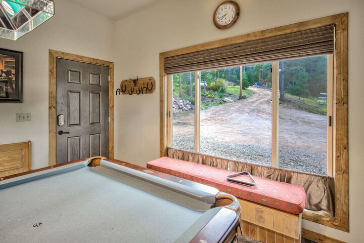 Mountain Getaway Cabinhot Tub & Pool Table4bd