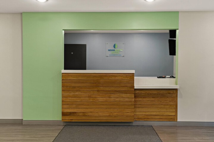 Woodspring Suites East Lansing - University Area