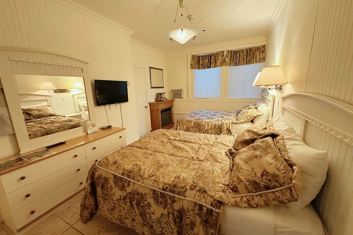 Room 28 of 35
