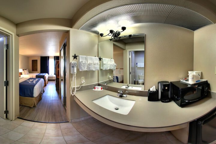 Days Inn & Suites by Wyndham Llano