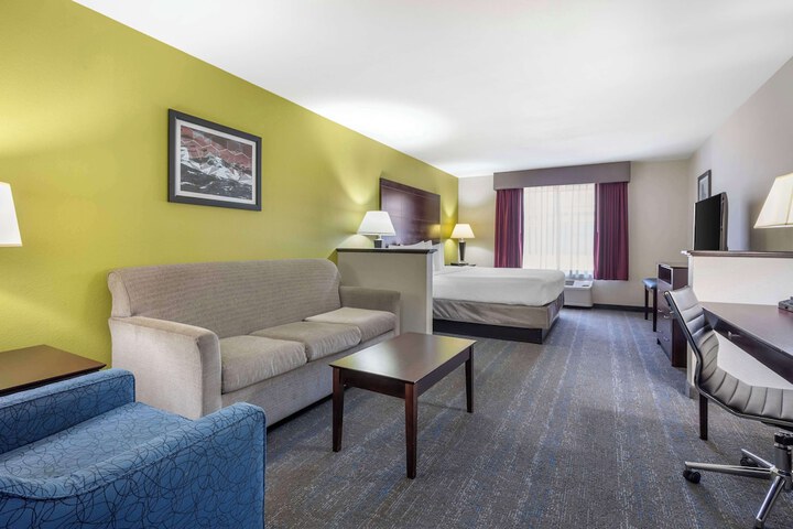 Room 22 of 48