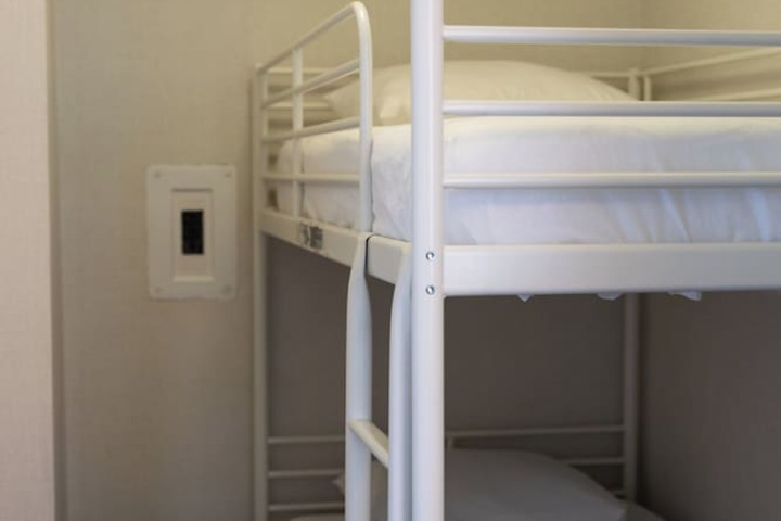 Room 15 of 98