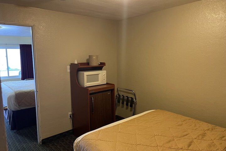 Room 31 of 66