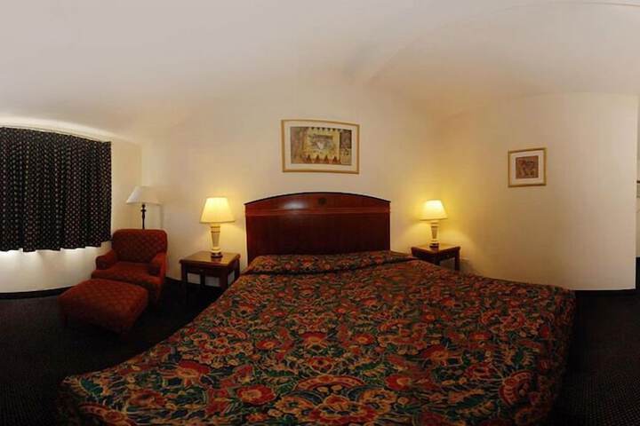 Room 22 of 35