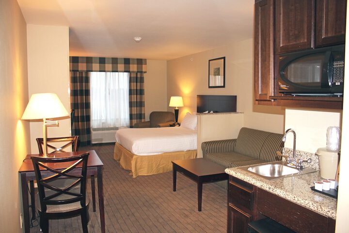 Room 32 of 48