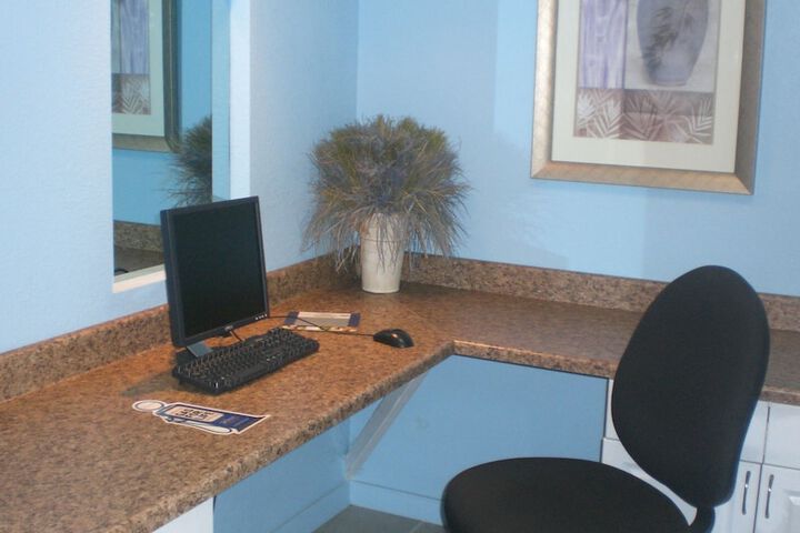Business Center 20 of 21