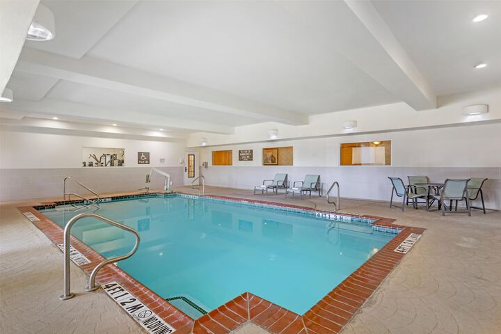 Best Western Plus Monica Royale Inn & Suites