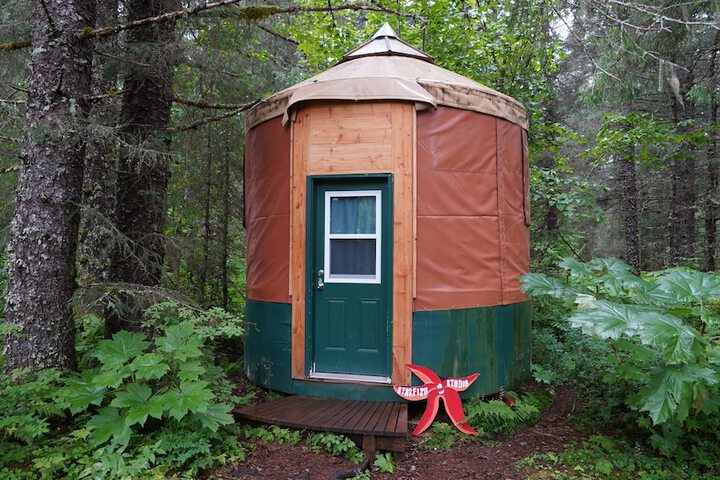 Nauti Otter Inn and Yurt Village