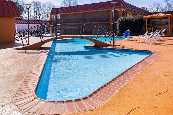 Pool 6 of 29