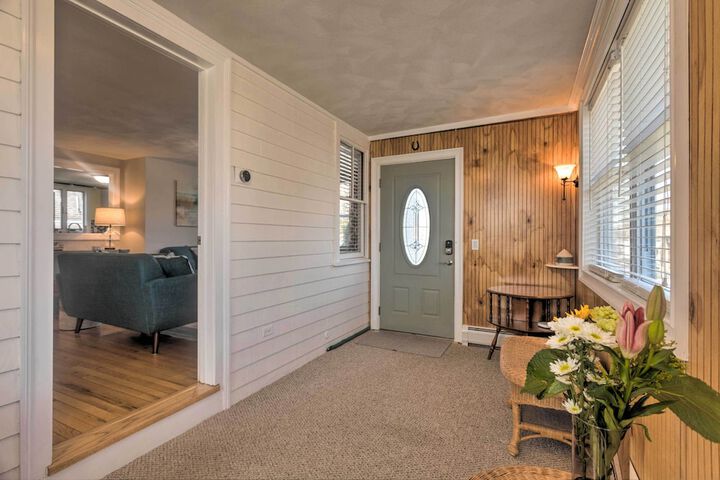 3 Mi to Dtwn & Beach! Bristol Home w / Patio