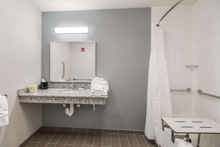 MainStay Suites at Discovery Park of America