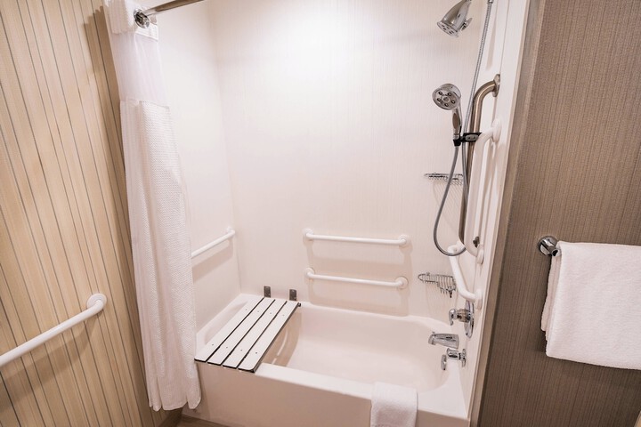 Room 21 of 35
