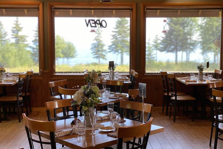 Dining 206 of 229